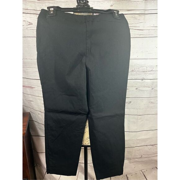 Harve Benard size 8 black stretchy capris -‎ 2317 - Picture 1 of 4